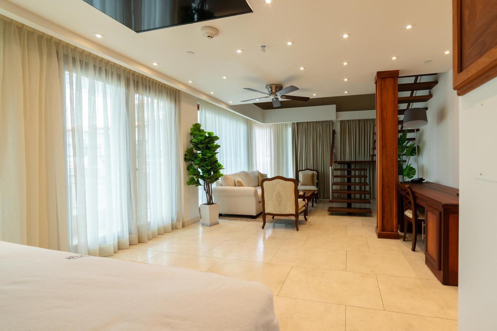 Hotel Plaza Herrera Панама Экстерьер фото
