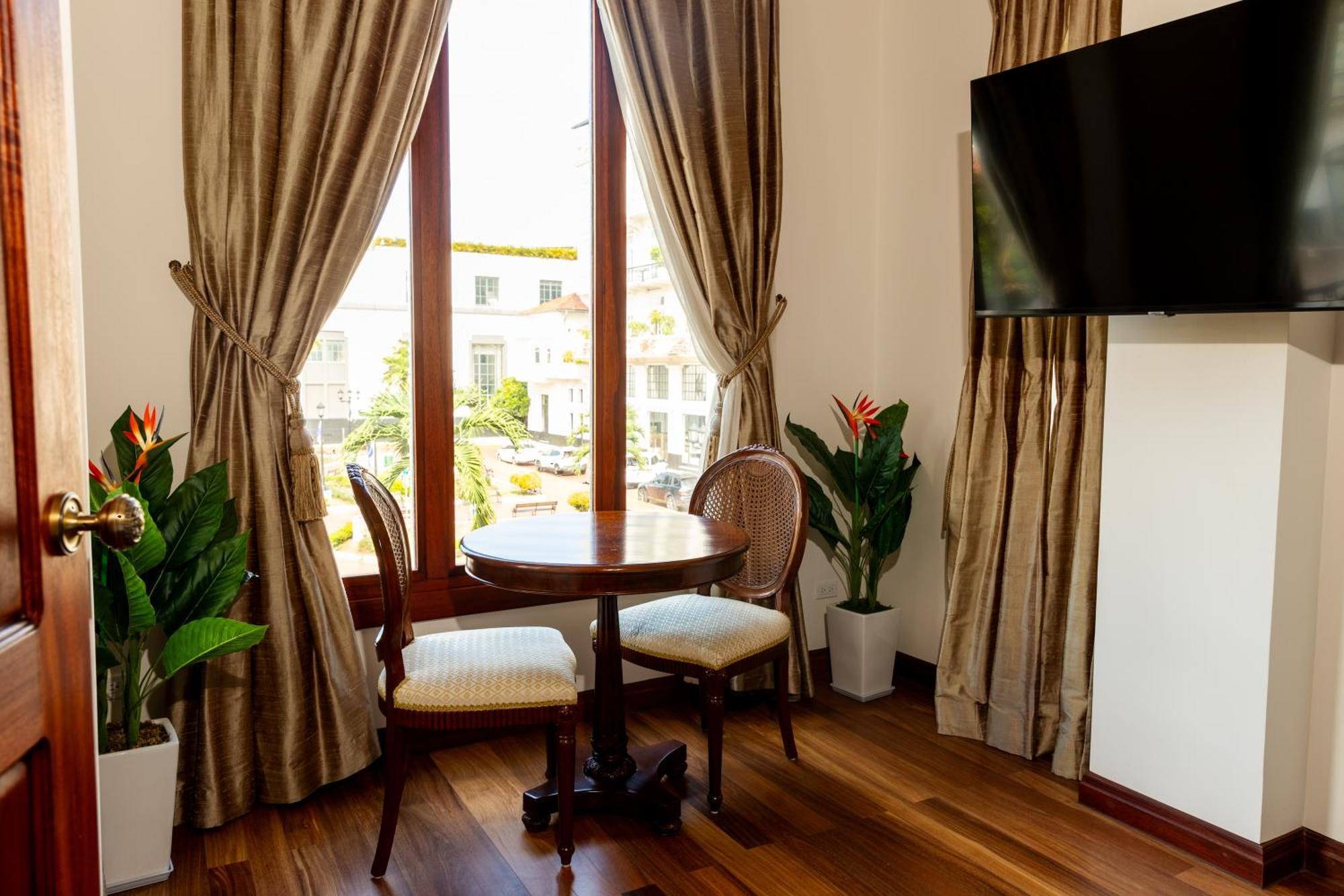 Hotel Plaza Herrera Панама Экстерьер фото